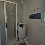 Climatisé 2p Avec Garage, Balcon, Centre-ville, 50m Plage, - Fr-1-780-36 Appartement Sainte-Maxime