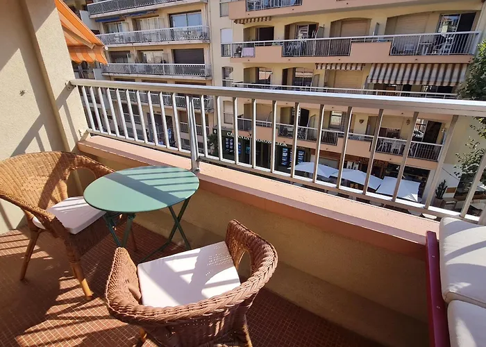 2 Pieces Avec Garage Au Centre, A 50m De La Plage, Climatise - Fr-1-780-36 Apartment Sainte-Maxime