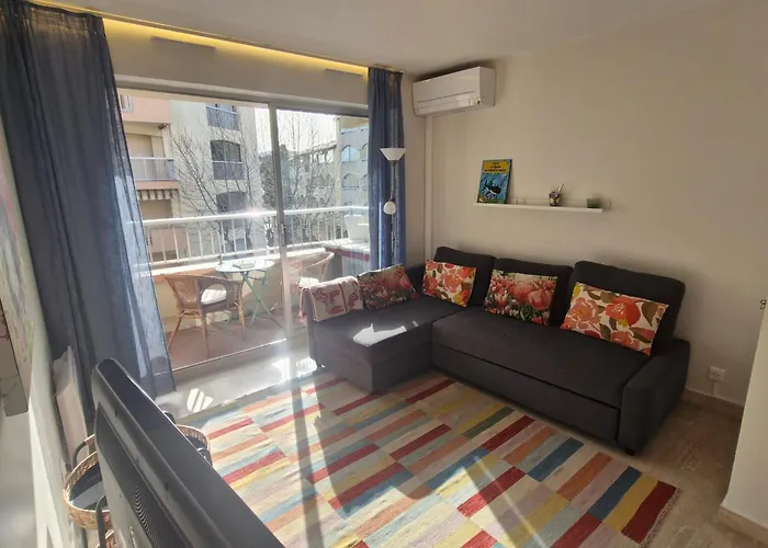 2 Pieces Avec Garage Au Centre, A 50m De La Plage, Climatise - Fr-1-780-36 Sainte-Maxime