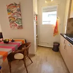 2 Pieces Avec Garage Au Centre, A 50m De La Plage, Climatise - Fr-1-780-36 Apartment Sainte-Maxime