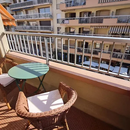 2 Pieces Avec Garage Au Centre, A 50m De La Plage, Climatise - Fr-1-780-36 Apartment Sainte-Maxime