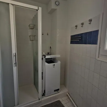 2 Pieces Avec Garage Au Centre, A 50m De La Plage, Climatise - Fr-1-780-36 Daire Sainte-Maxime