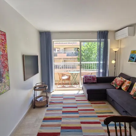 2 Pieces Avec Garage Au Centre, A 50m De La Plage, Climatise - Fr-1-780-36 * Sainte-Maxime