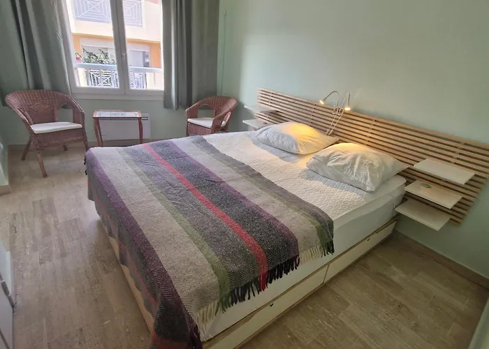 2 Pieces Avec Garage Au Centre, A 50m De La Plage, Climatise - Fr-1-780-36 Sainte-Maxime