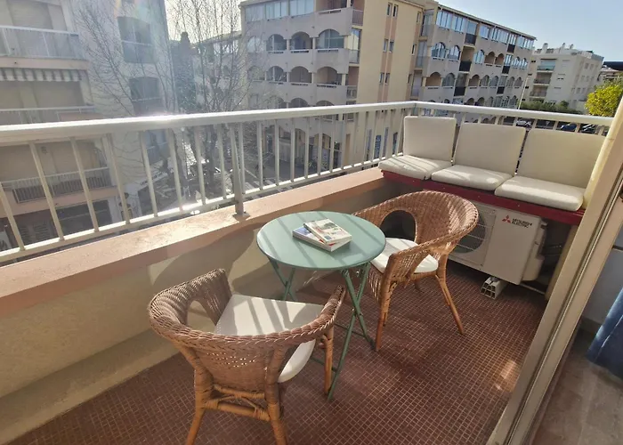 2 Pieces Avec Garage Au Centre, A 50m De La Plage, Climatise - Fr-1-780-36