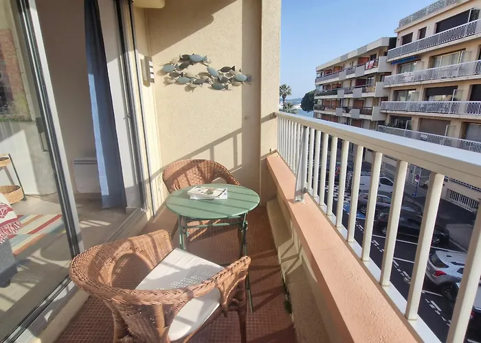 2 Pieces Avec Garage Au Centre, A 50m De La Plage, Climatise - Fr-1-780-36 *